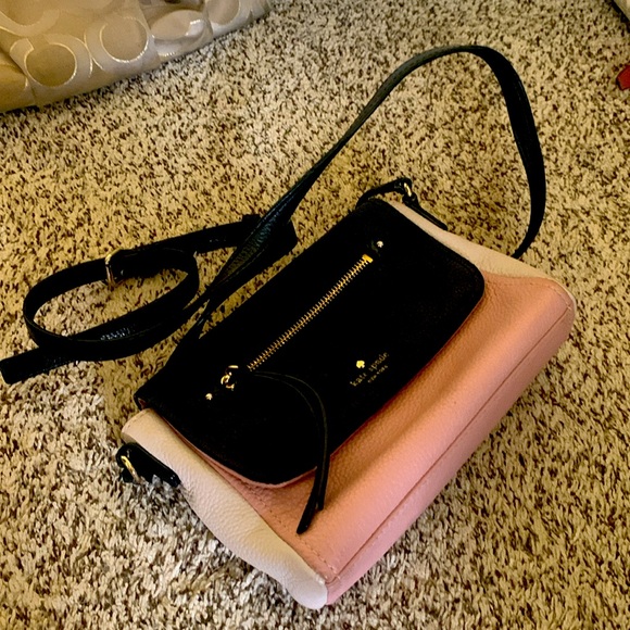 MOVING!!! Closet Clear-out!!! BAG LOT!! All six items!!!! - Picture 3 of 7